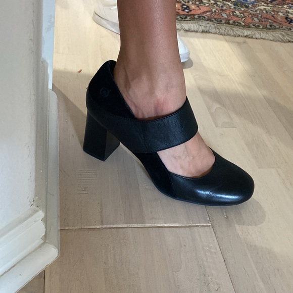 BORN Black heels with cute strap with elastic, size 8.5, NWOT, 3” heel - Picture 9 of 13